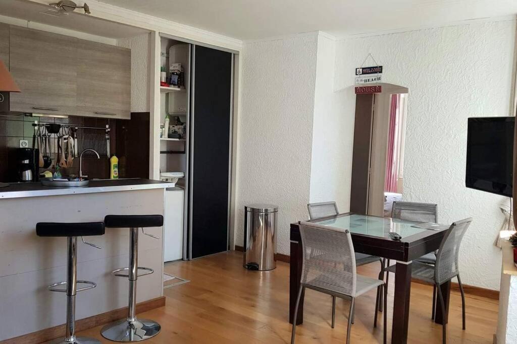 Apartment T2, 1 Seule Chambre, Tres Lumineux *