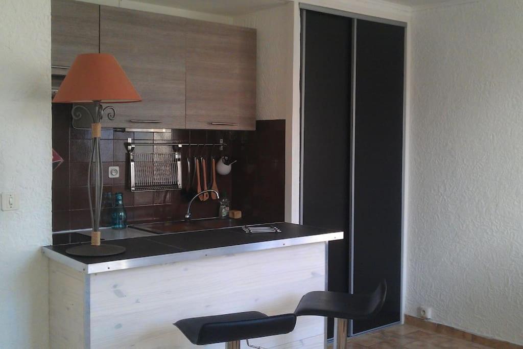 Apartment T2, 1 Seule Chambre, Tres Lumineux *